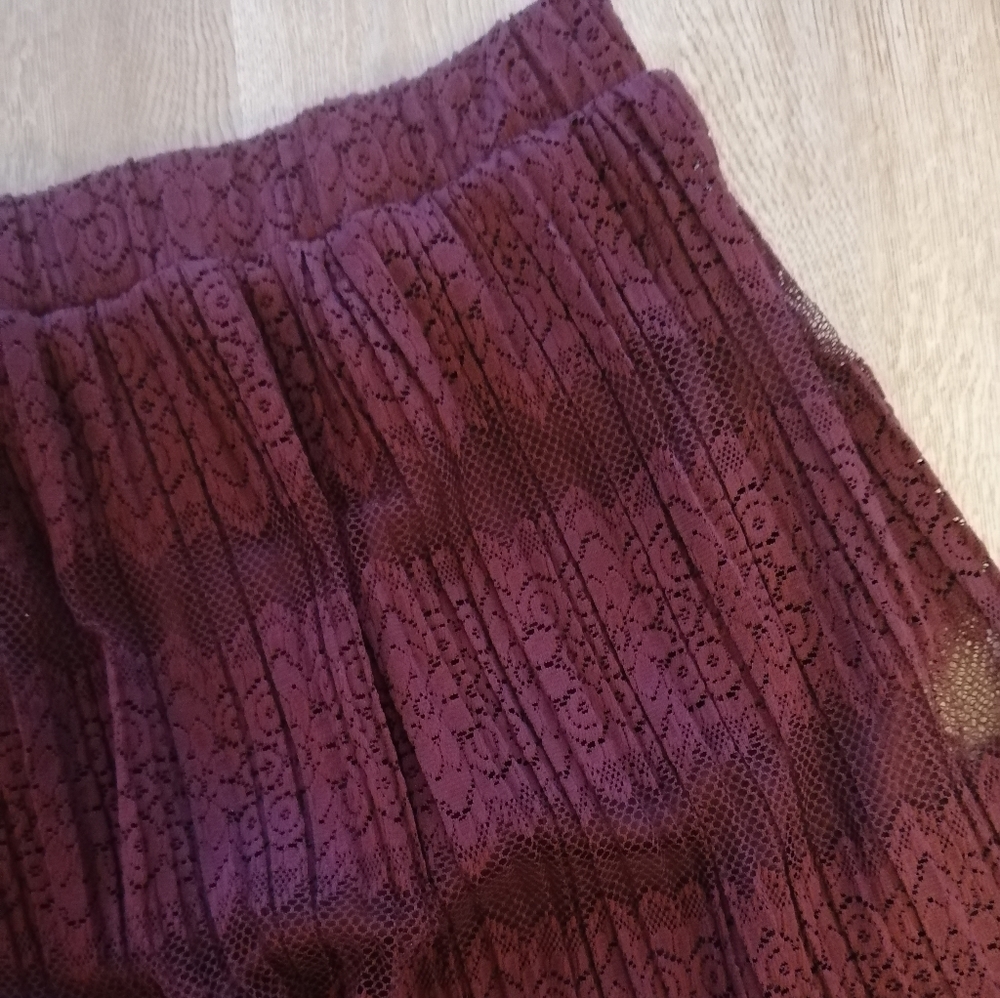 Lace midi skirt - faith and joy